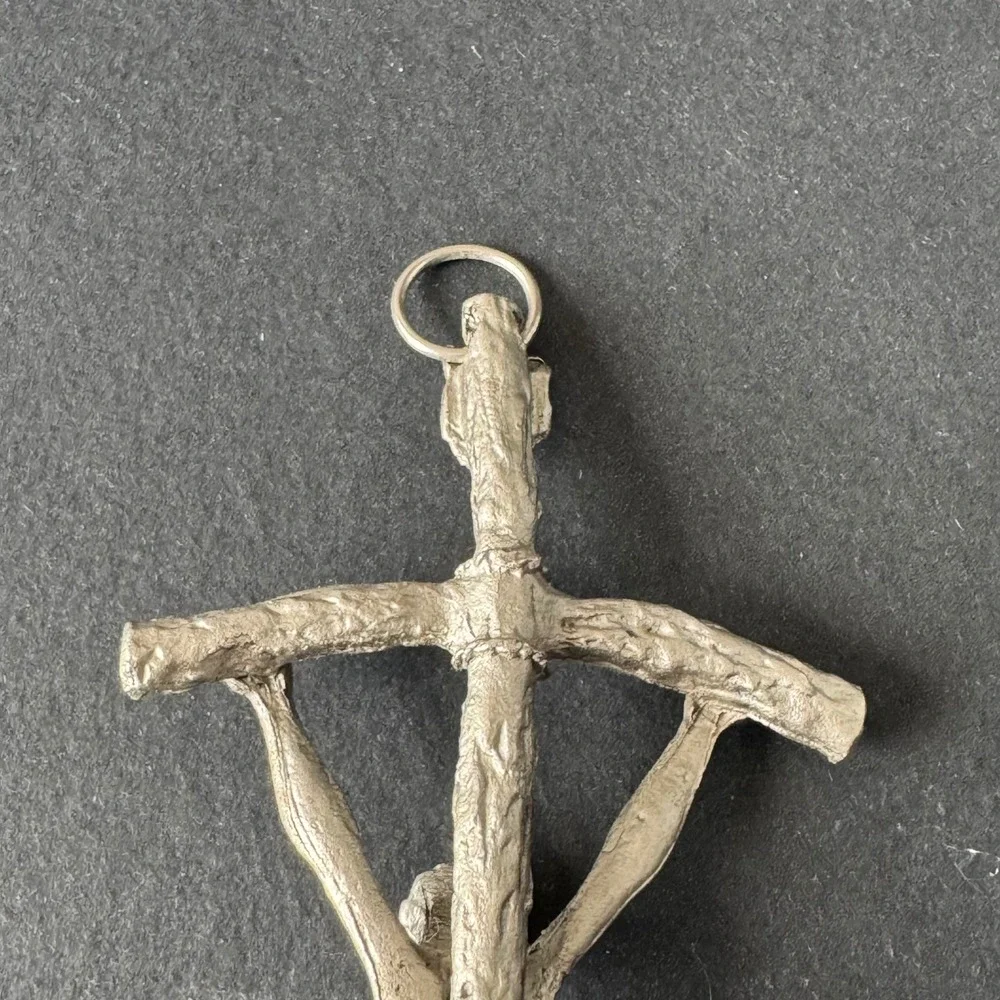 Pewter Crucifix Pendant Religious‎ Charm Jesus Christ INRI Silver Tone